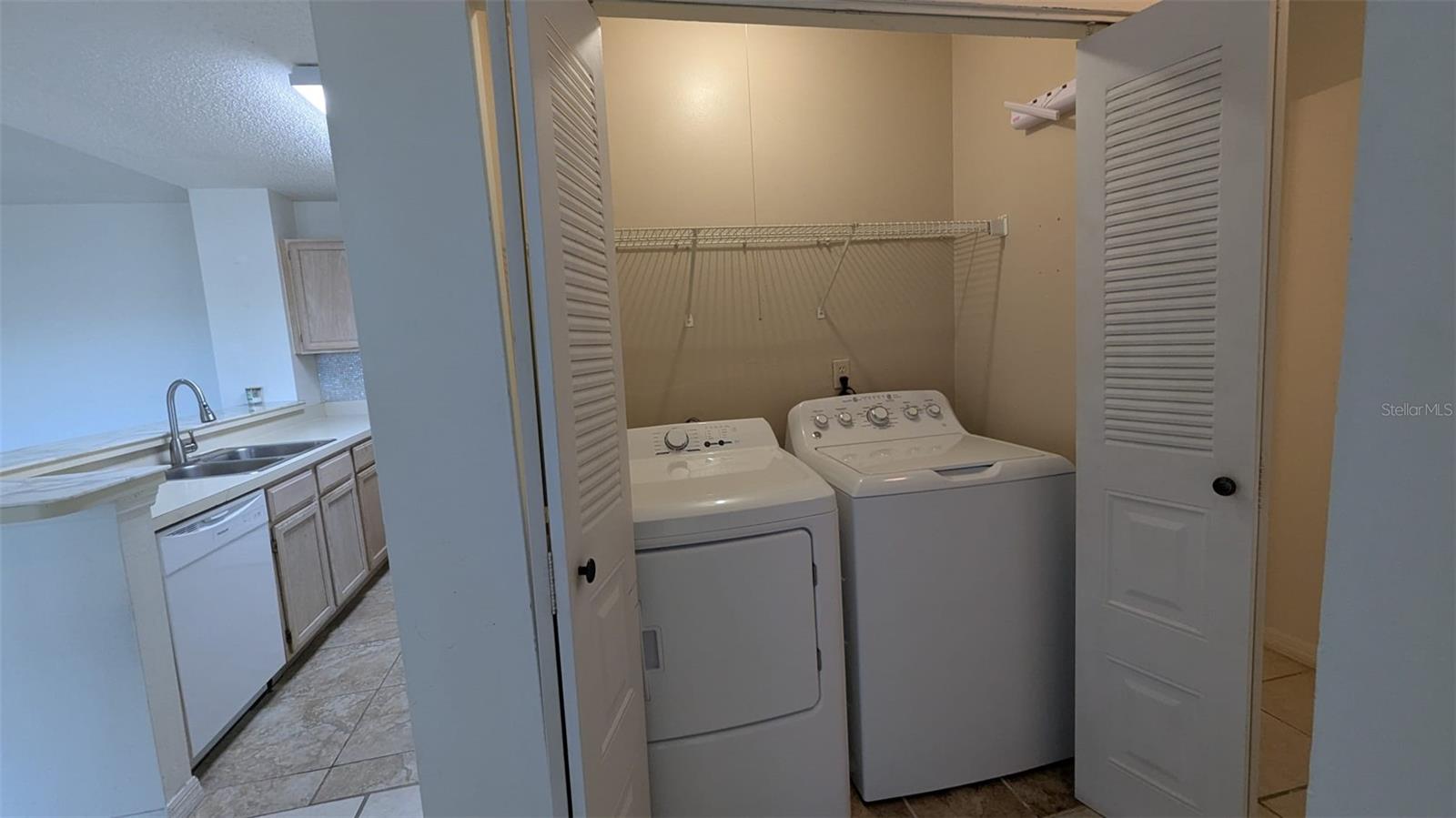 Image 7 of 17 For 4061 Crockers Lake Boulevard 23