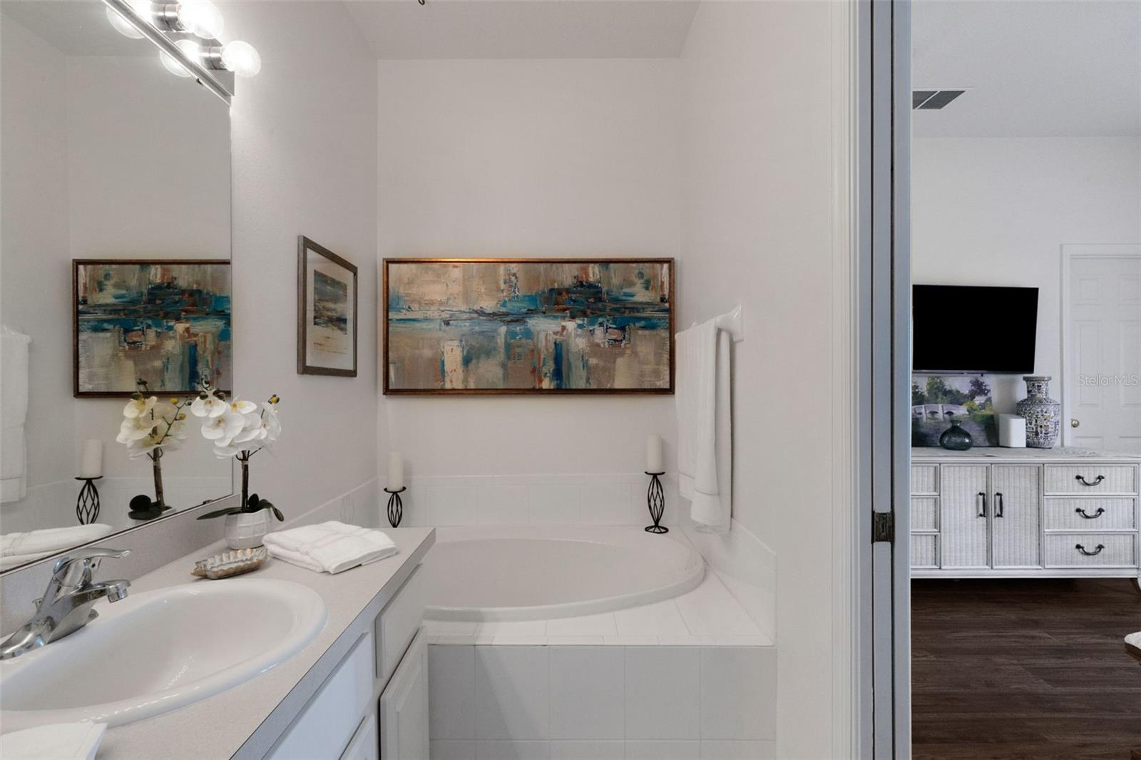 Image 15 of 35 For 3935 Yellowstone Circle