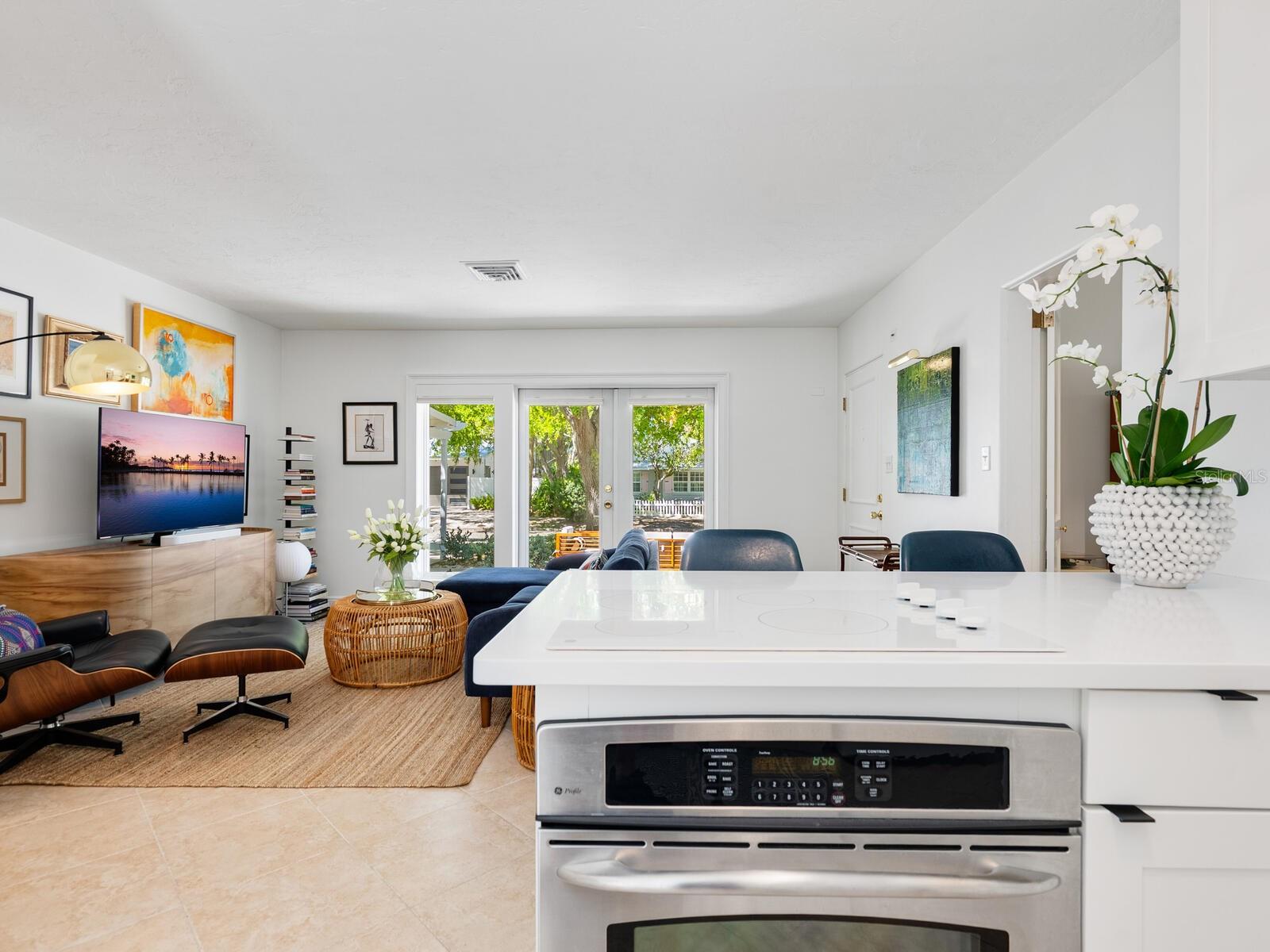 Image 15 of 56 For 3629 Almeria Avenue