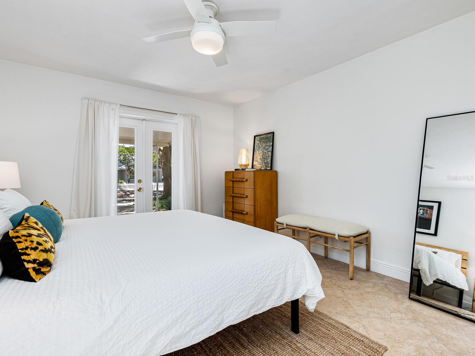 Image 22 of 56 For 3629 Almeria Avenue