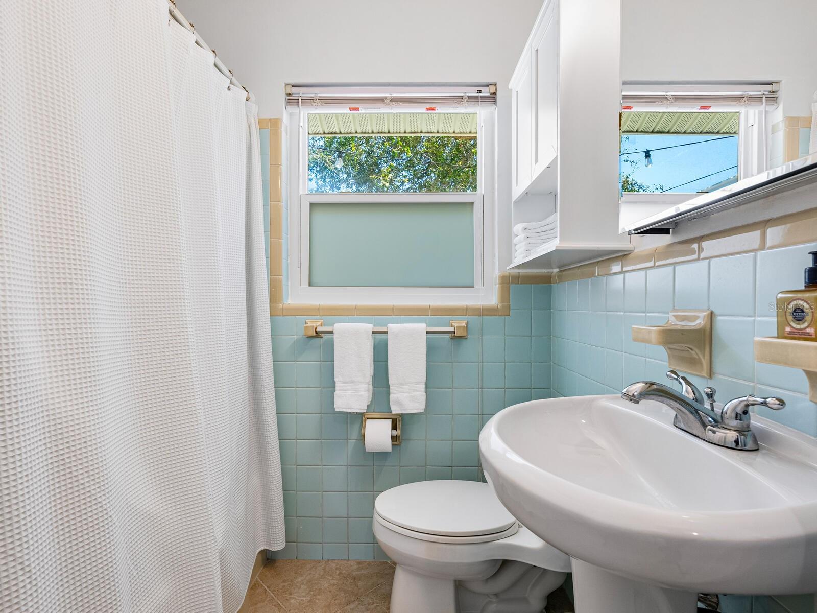 Image 23 of 56 For 3629 Almeria Avenue