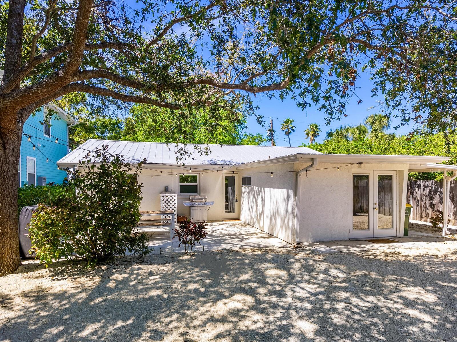 Image 29 of 56 For 3629 Almeria Avenue