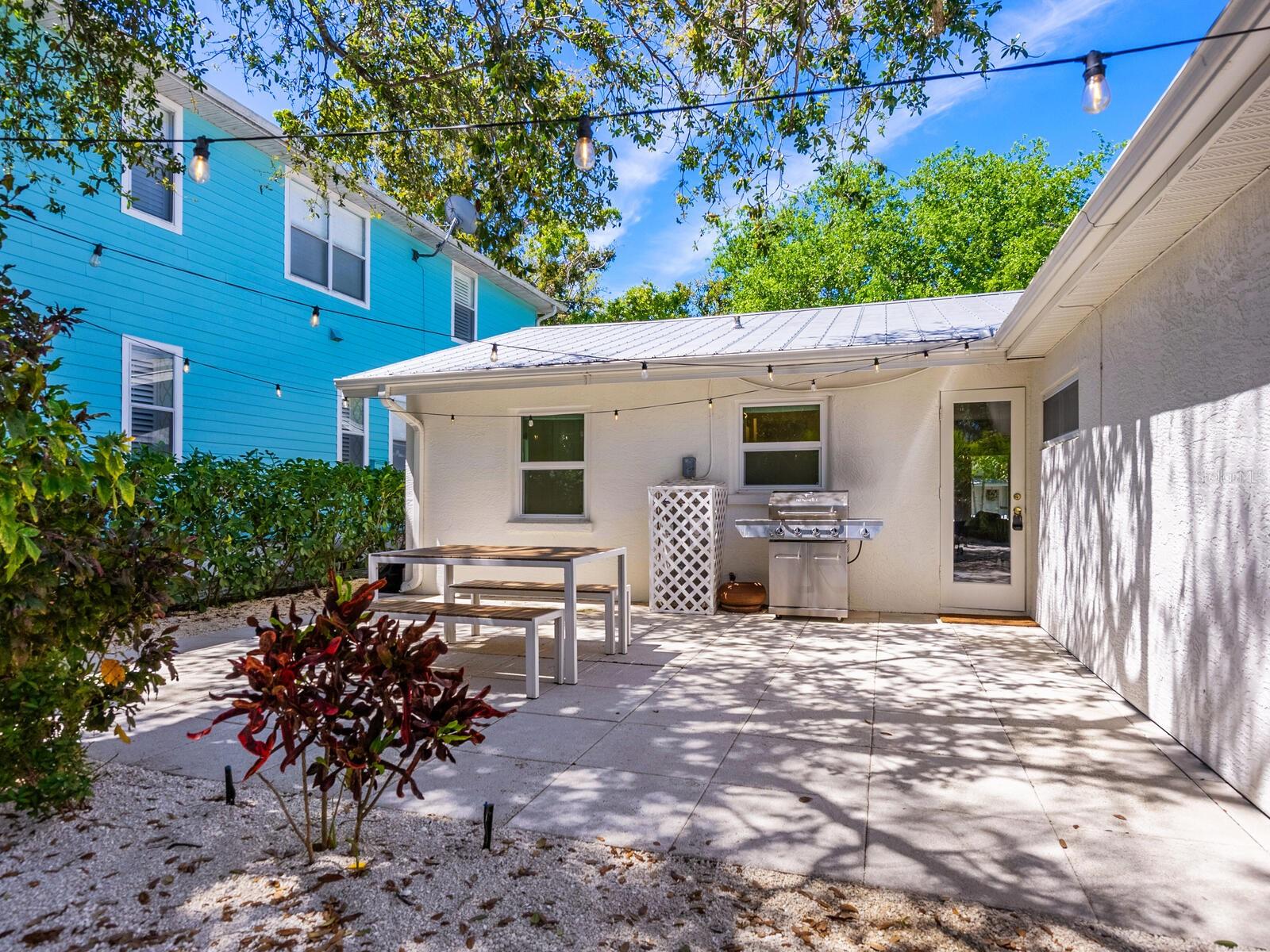 Image 30 of 56 For 3629 Almeria Avenue