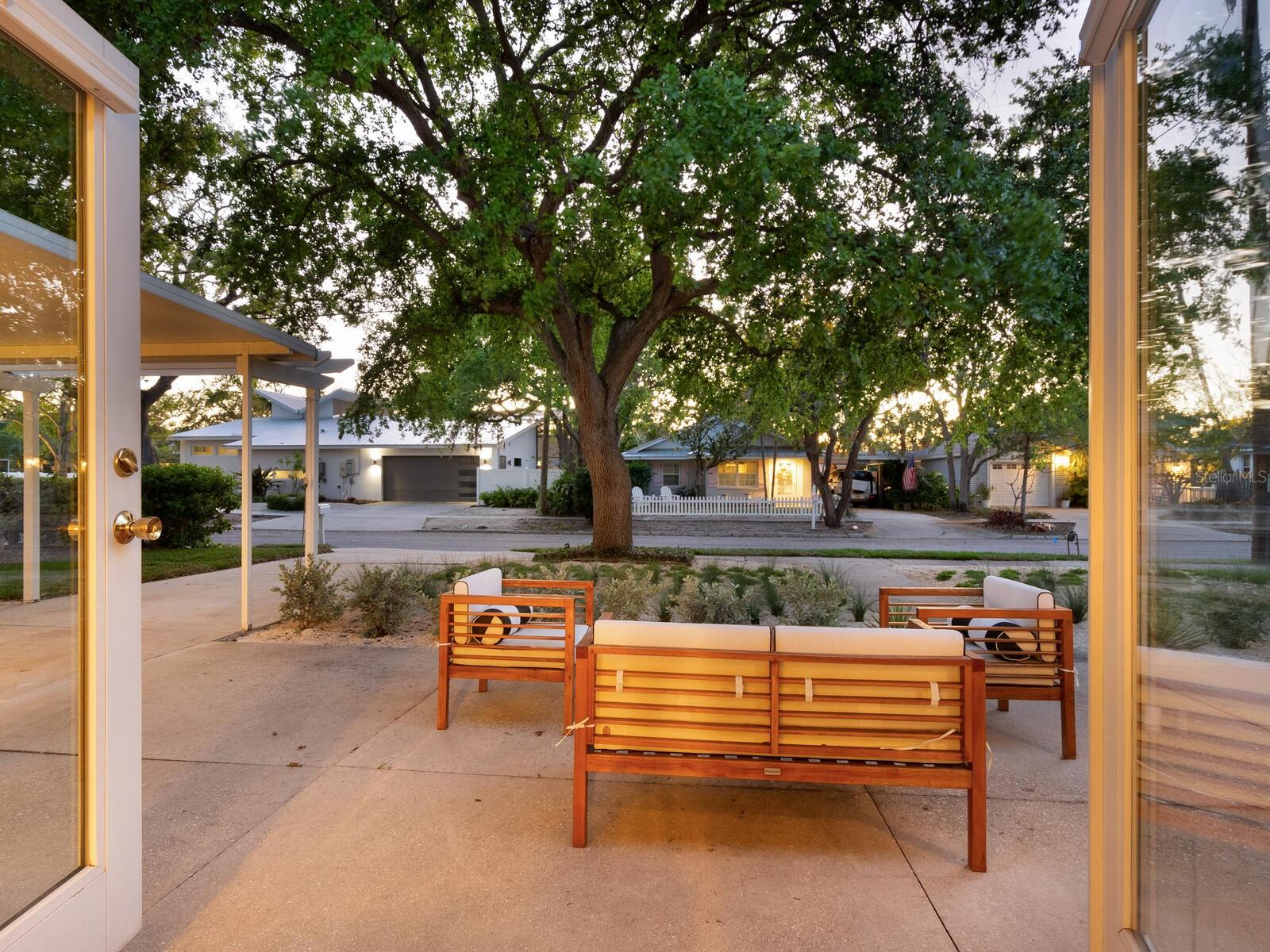 Image 37 of 56 For 3629 Almeria Avenue