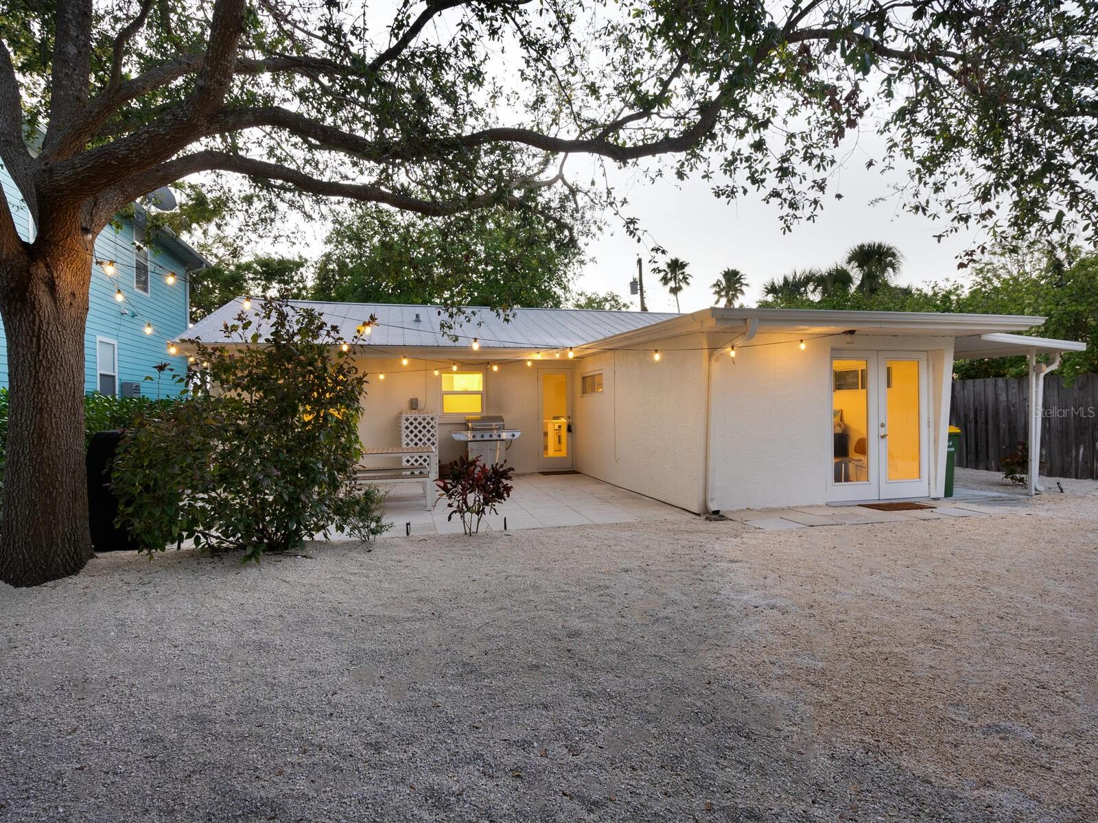 Image 40 of 56 For 3629 Almeria Avenue