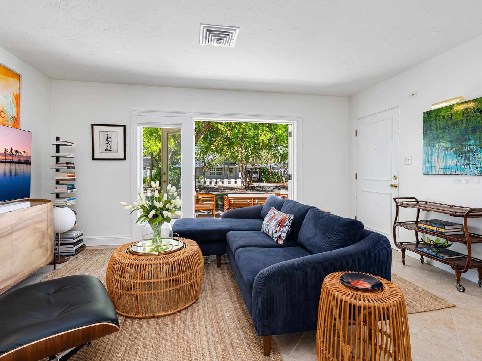 Image 9 of 56 For 3629 Almeria Avenue