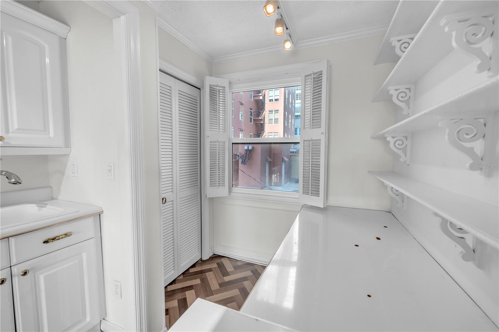 Image 11 of 33 For 33 Gulfstream Avenue 401