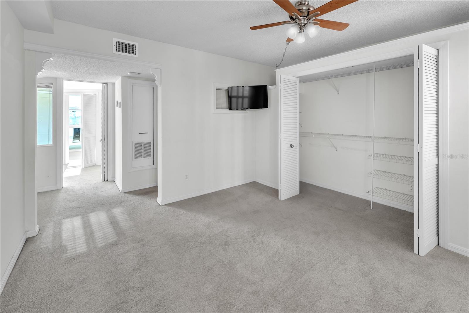 Image 23 of 33 For 33 Gulfstream Avenue 401