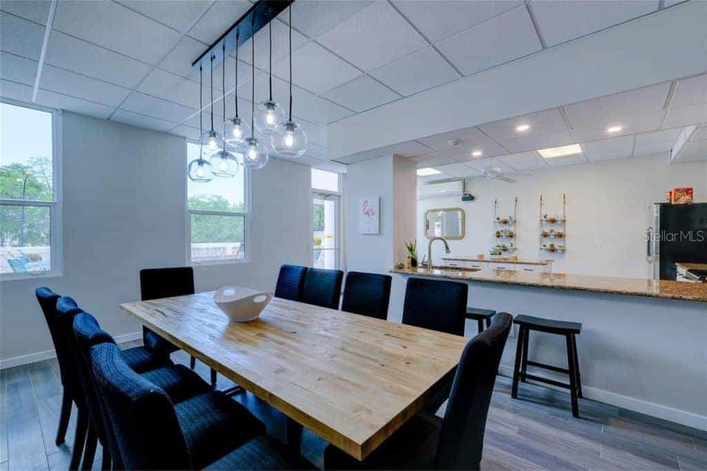 Image 30 of 33 For 33 Gulfstream Avenue 401