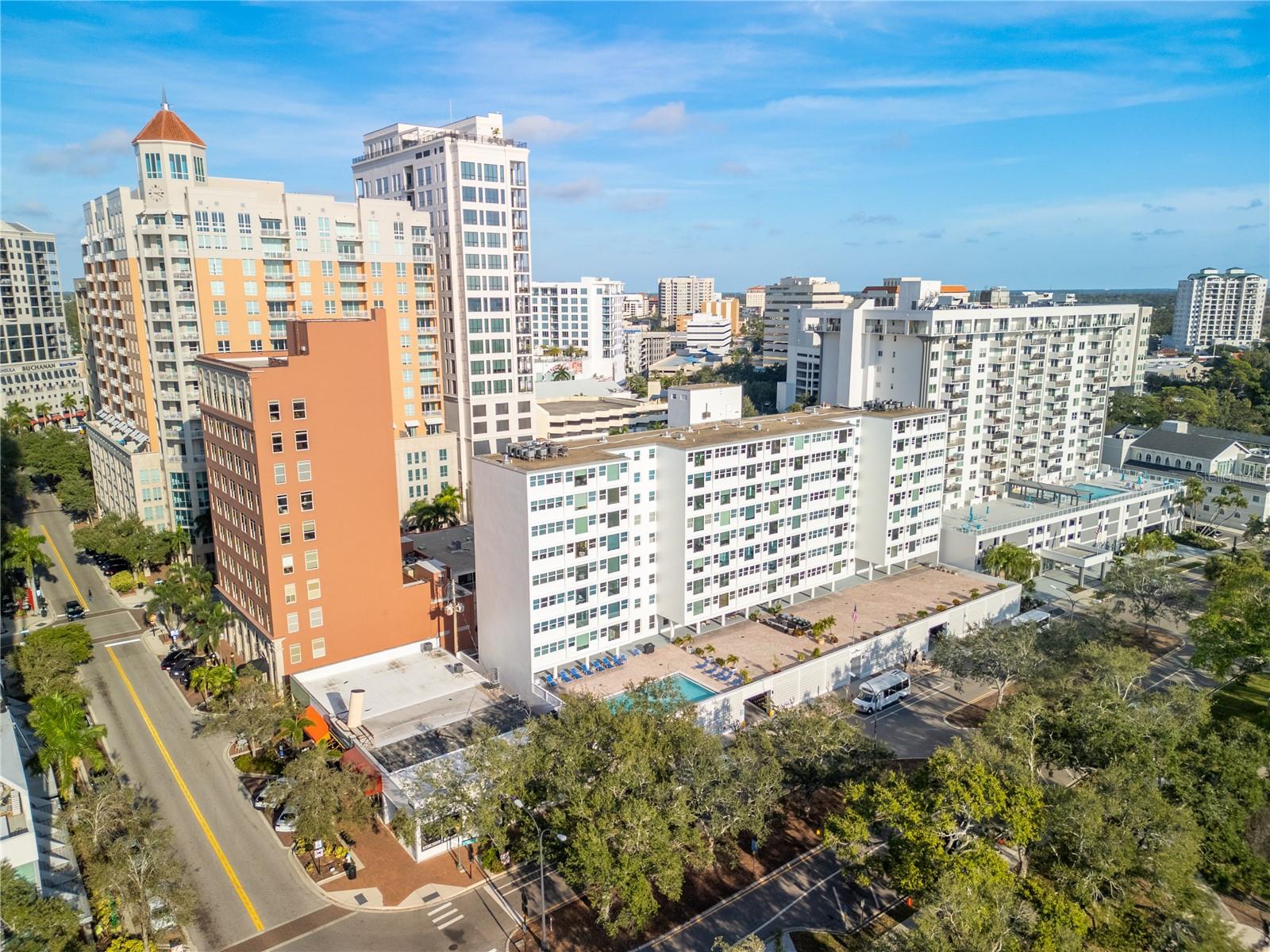 Image 4 of 33 For 33 Gulfstream Avenue 401