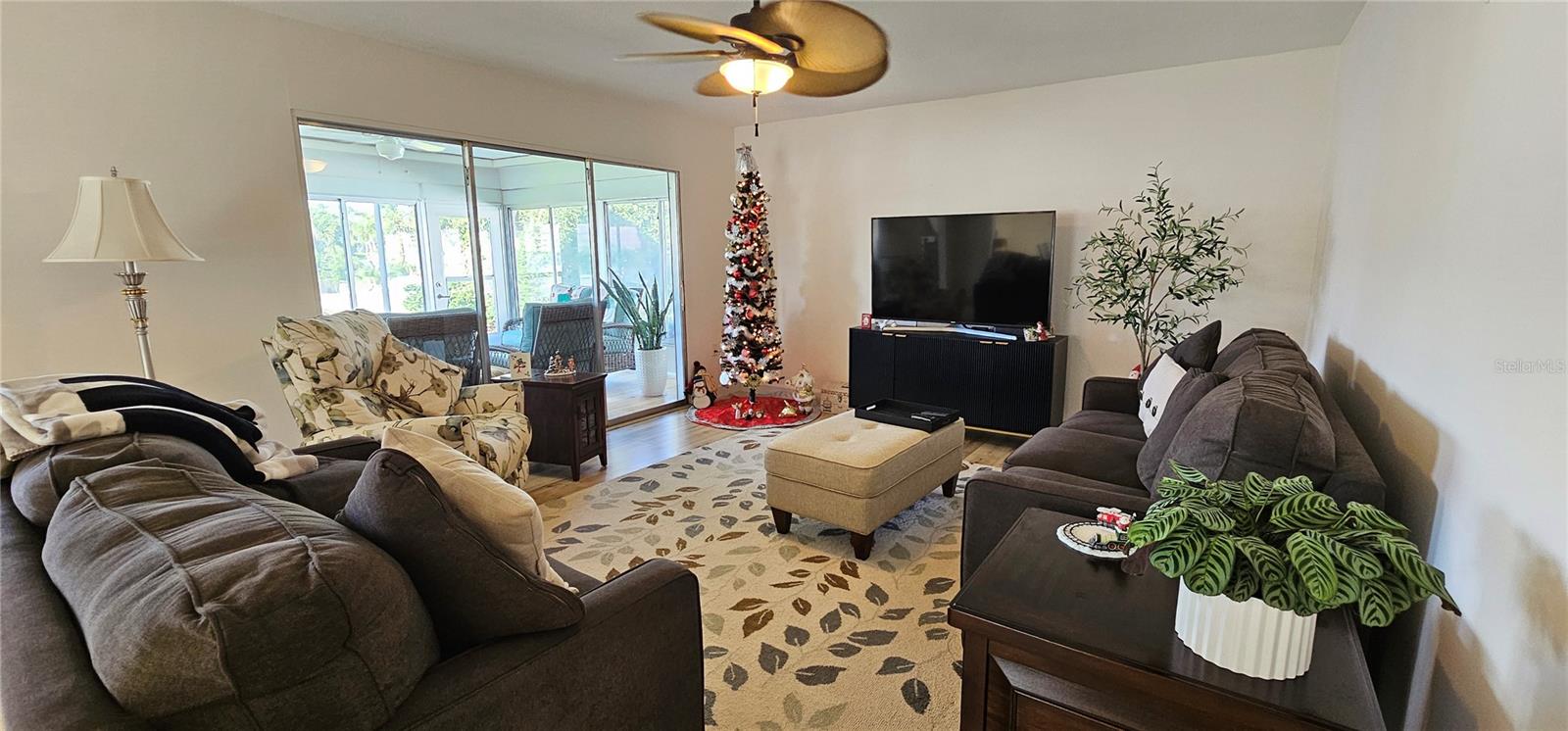 Image 6 of 29 For 2009 Riverbluff Parkway V334