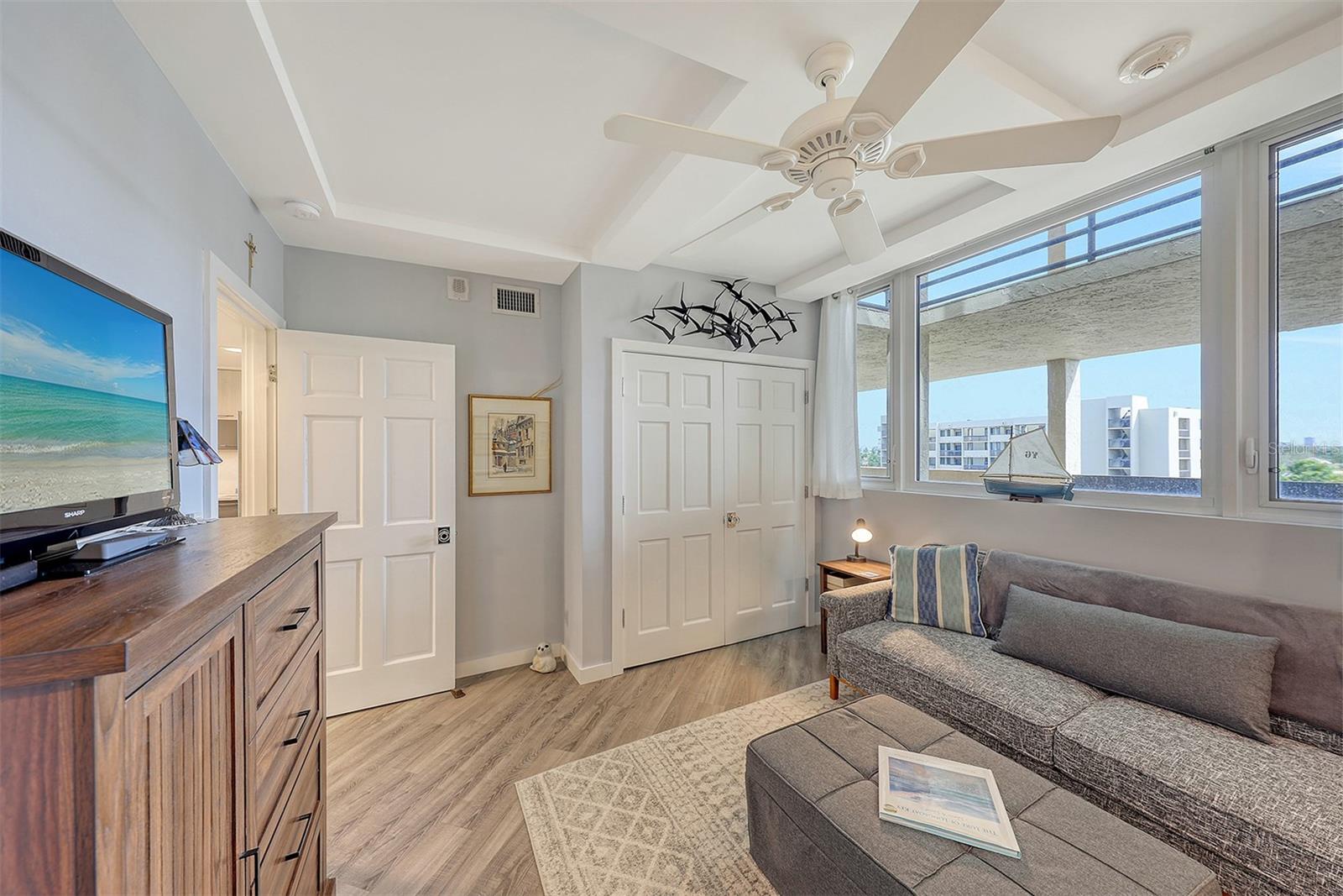 Image 34 of 63 For 1095 Gulf Of Mexico Drive 502