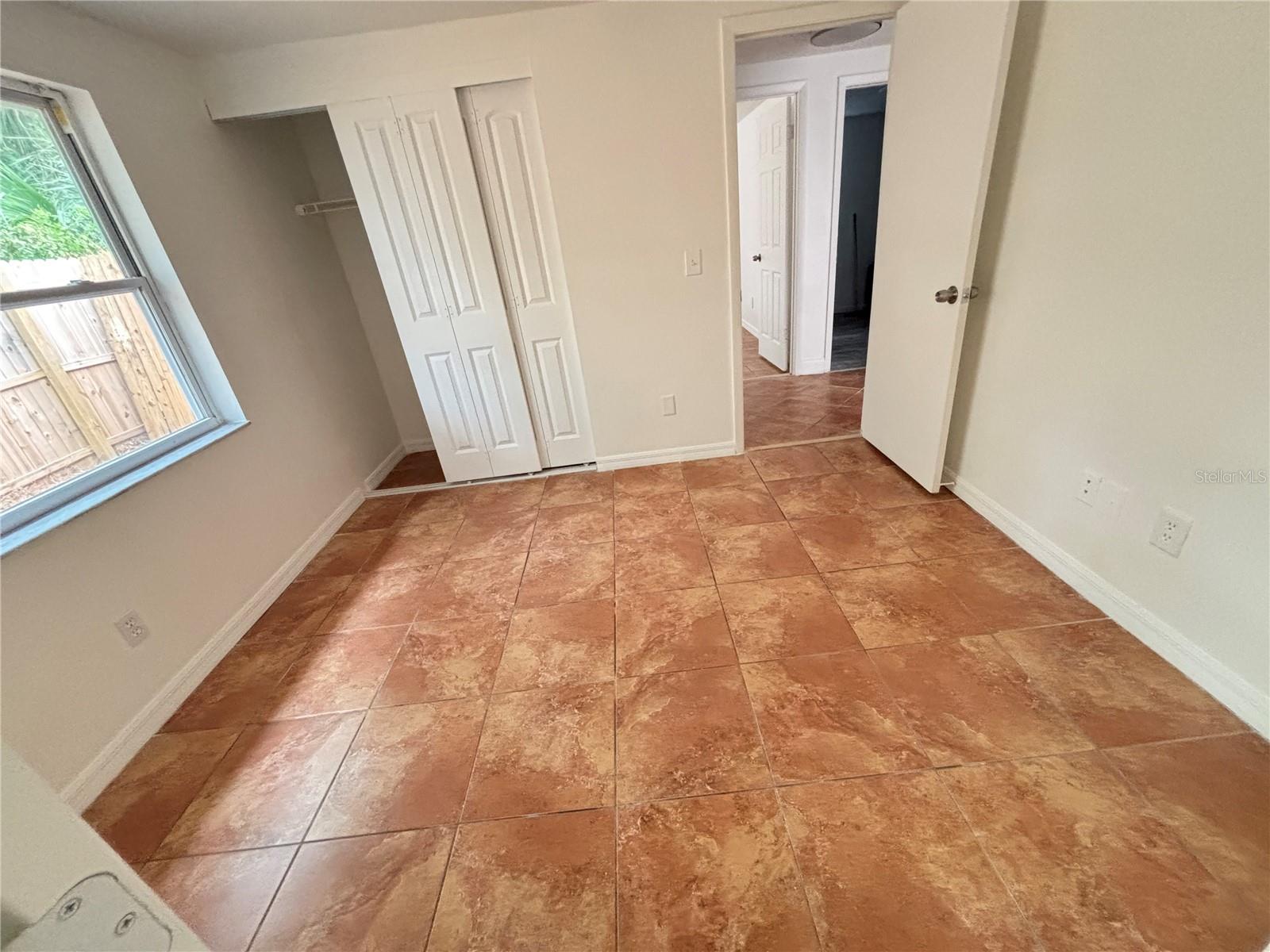 Image 14 of 37 For 10101 Springtree Court