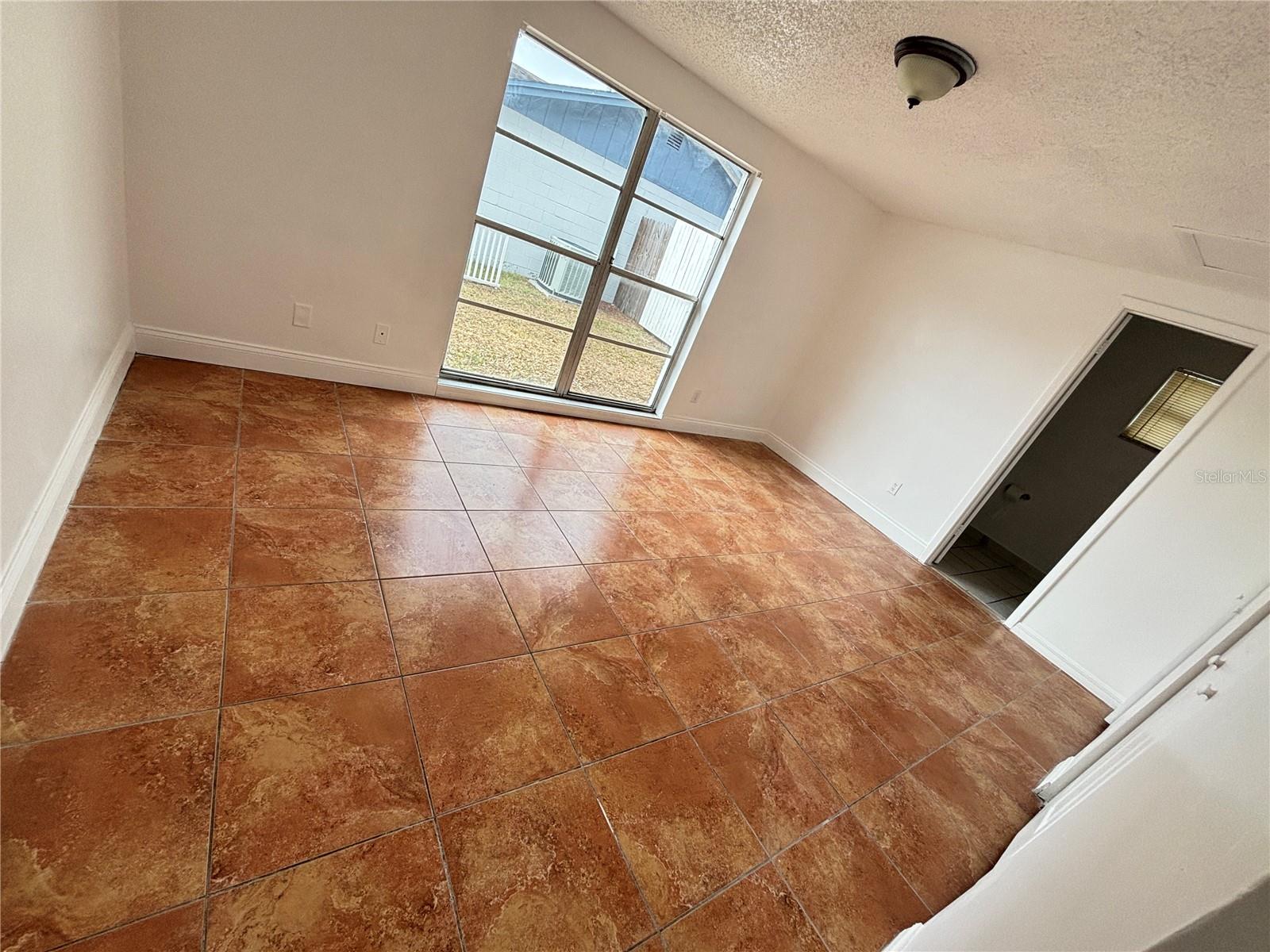 Image 15 of 37 For 10101 Springtree Court