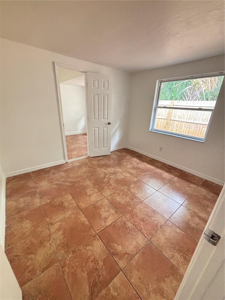 Image 17 of 37 For 10101 Springtree Court