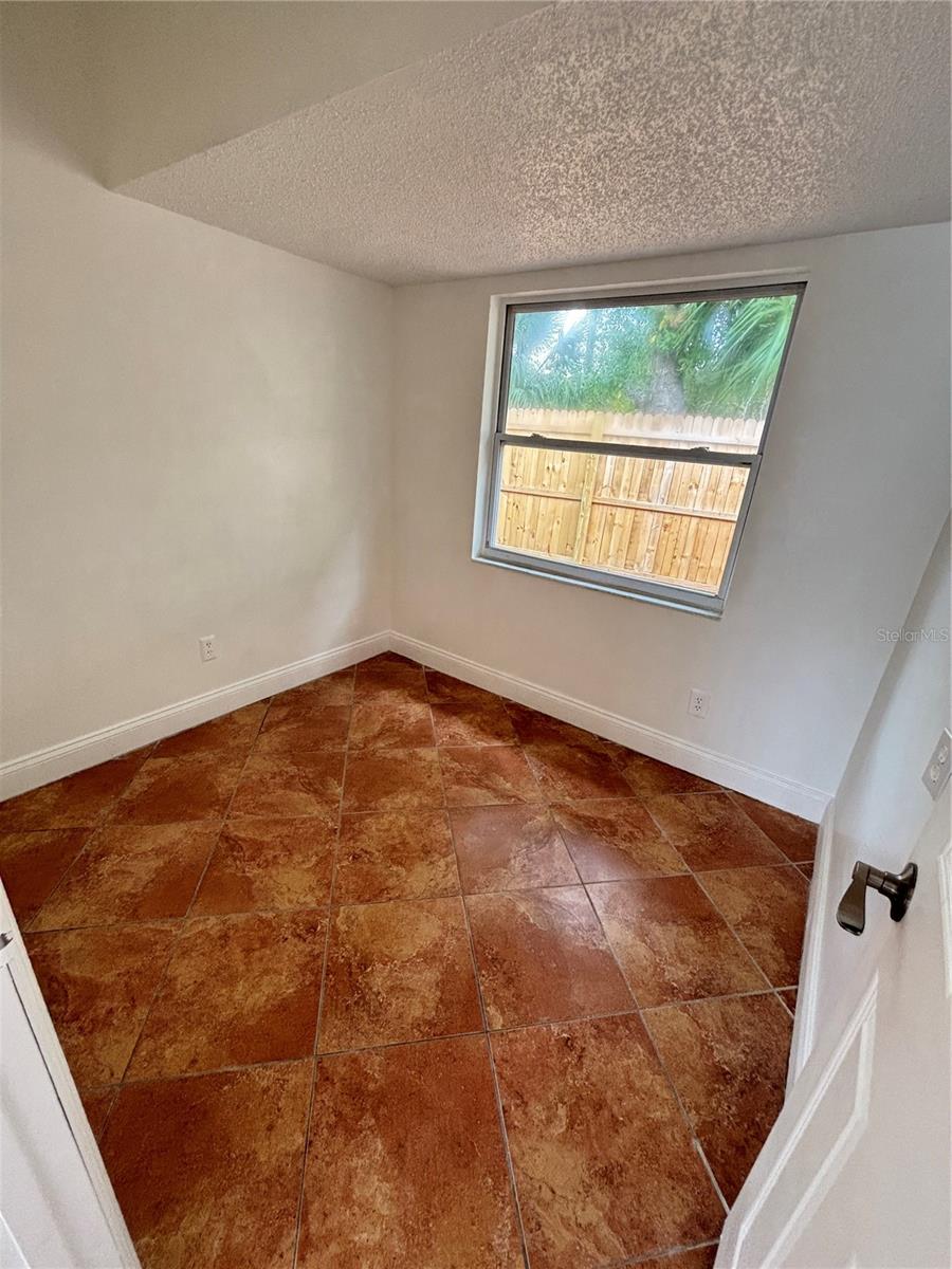 Image 20 of 37 For 10101 Springtree Court