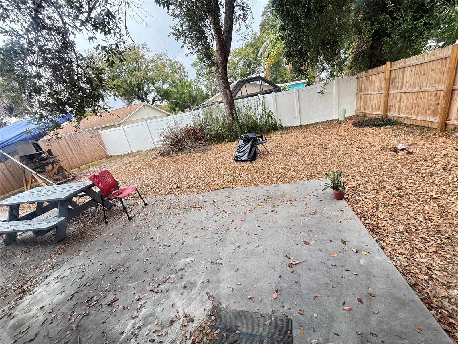 Image 32 of 37 For 10101 Springtree Court