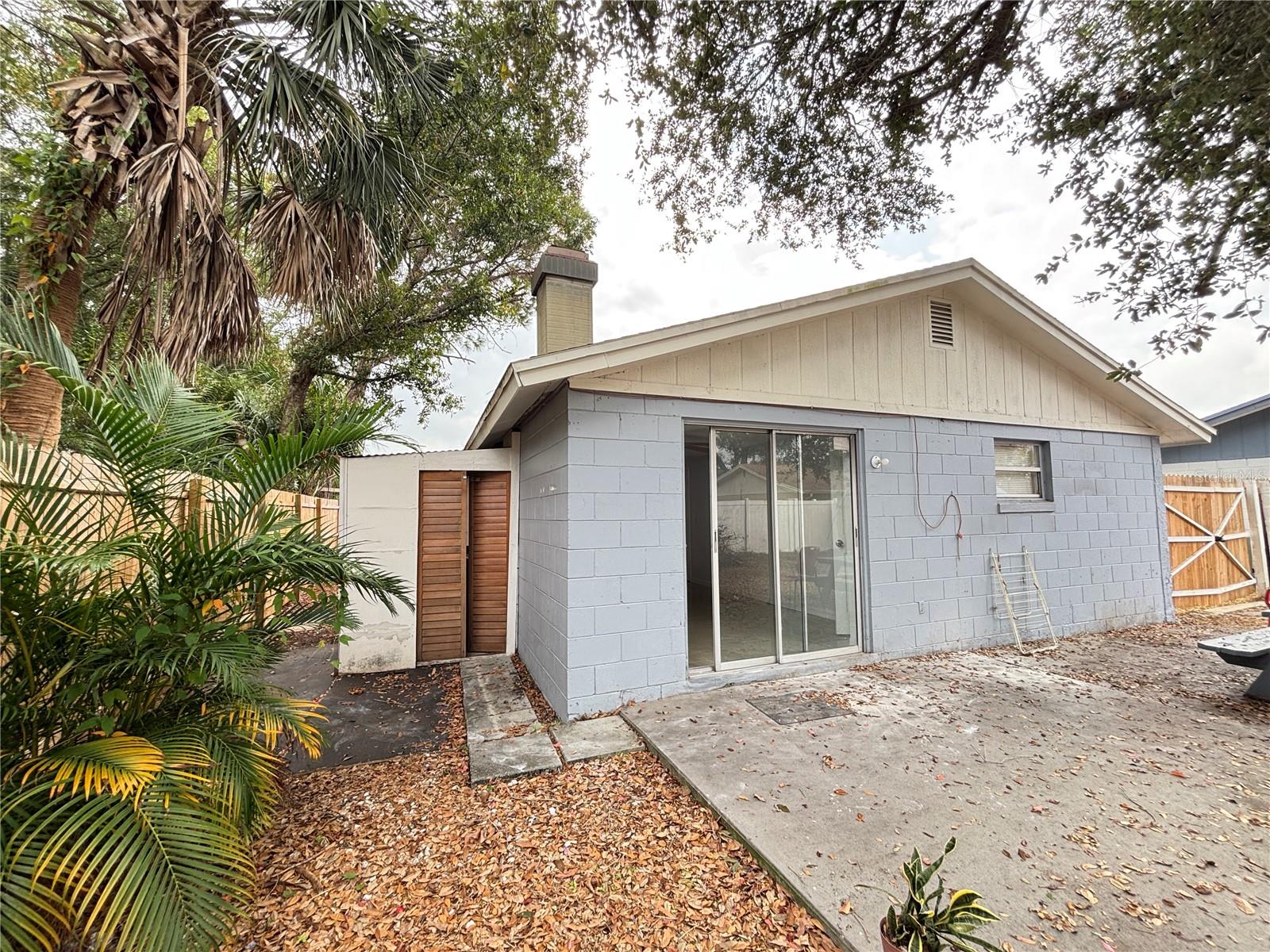 Image 34 of 37 For 10101 Springtree Court