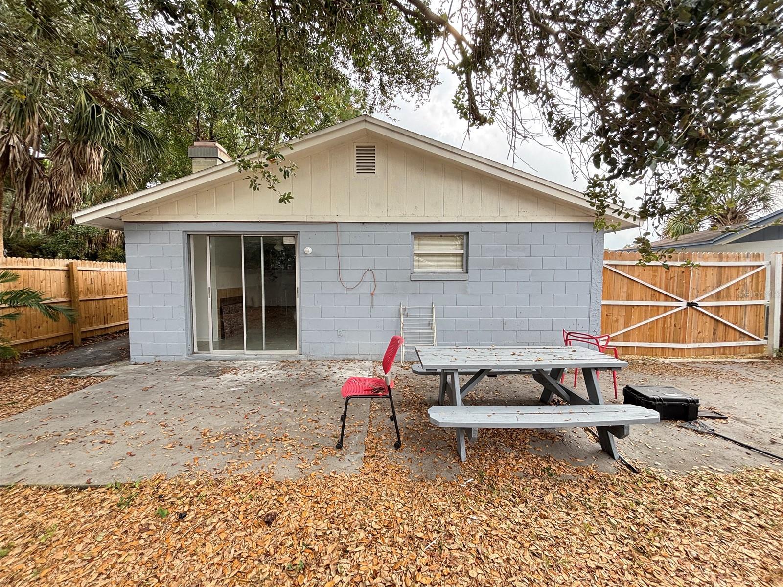 Image 36 of 37 For 10101 Springtree Court