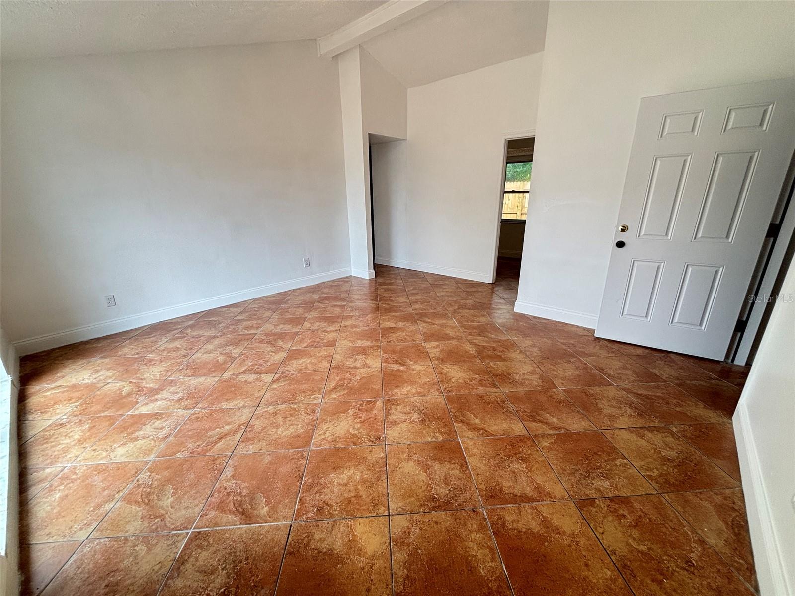 Image 7 of 37 For 10101 Springtree Court