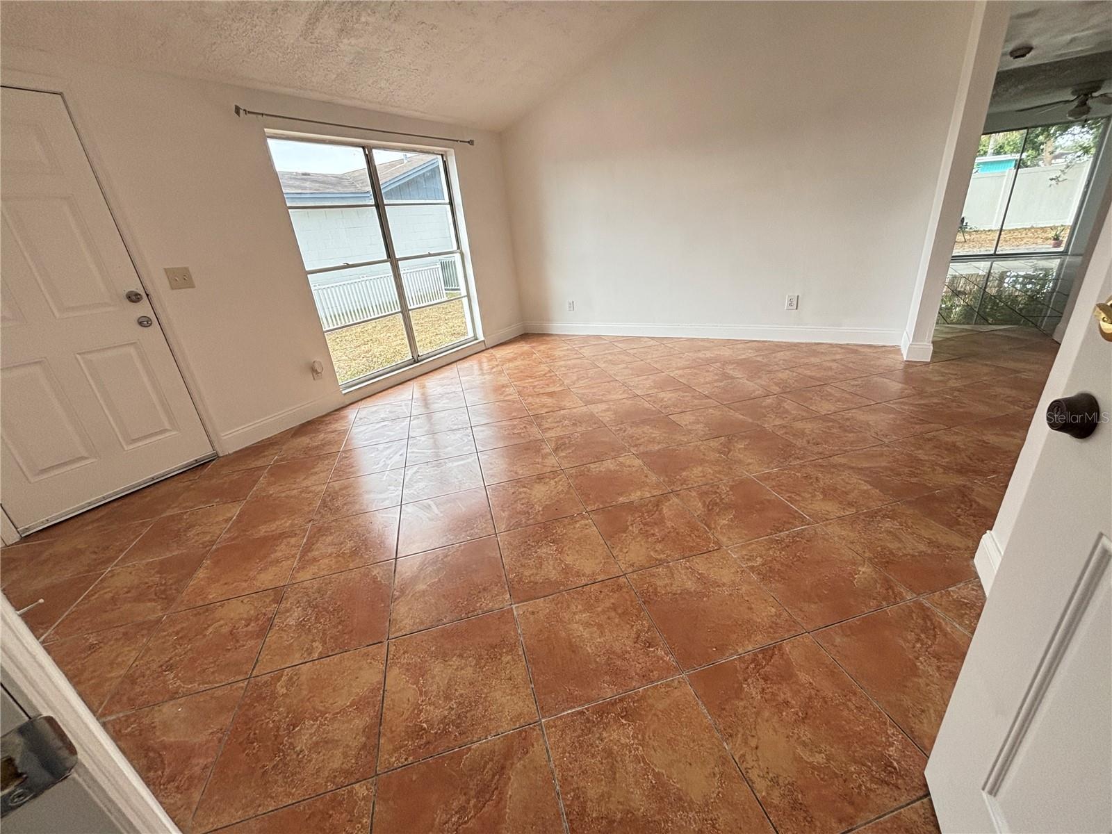 Image 8 of 37 For 10101 Springtree Court