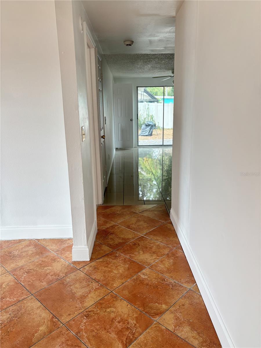 Image 9 of 37 For 10101 Springtree Court