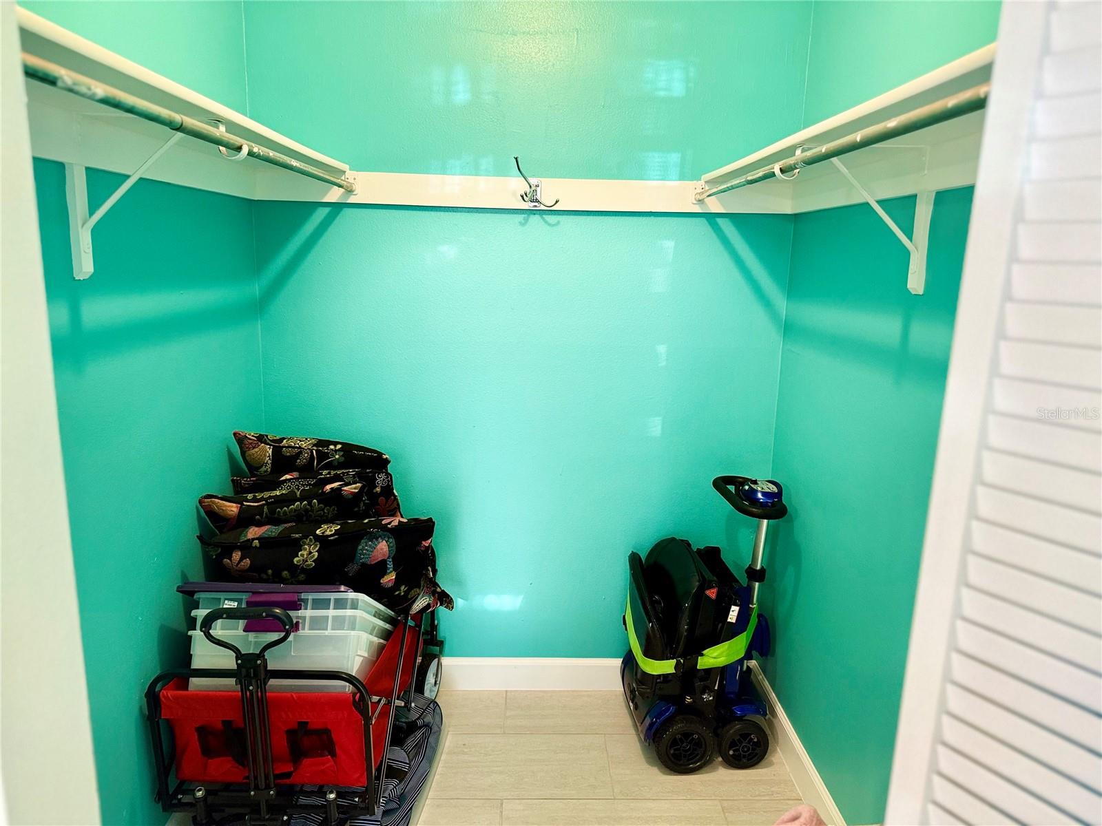 Image 12 of 28 For 511 Lakeside Drive