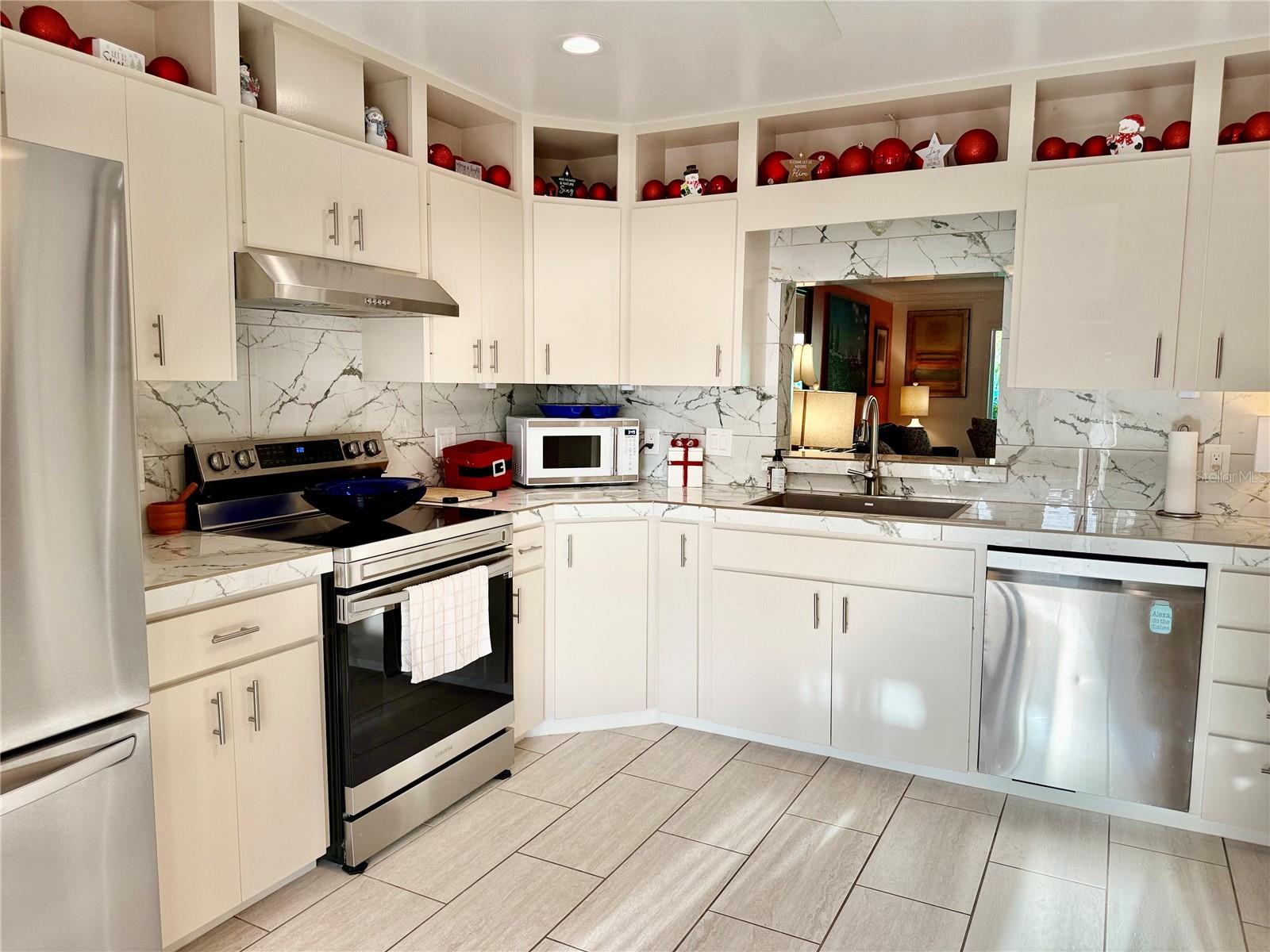 Image 3 of 28 For 511 Lakeside Drive