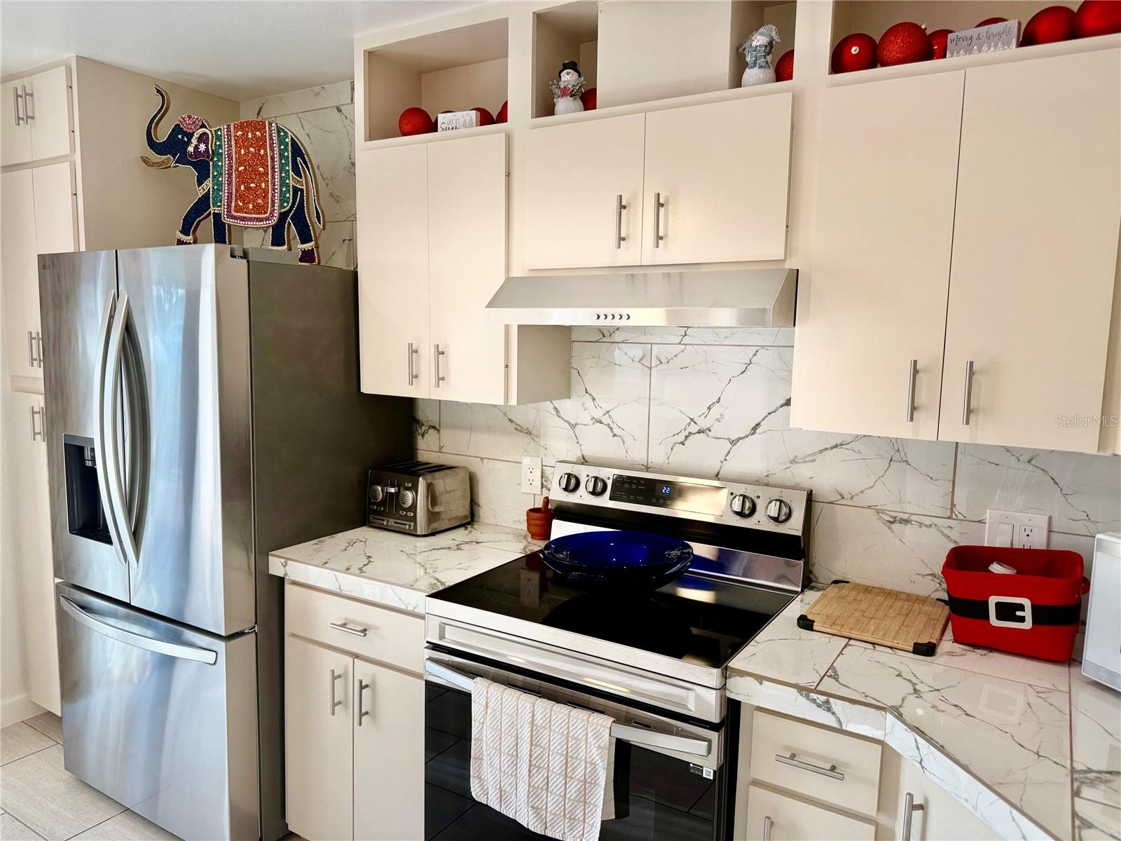 Image 6 of 28 For 511 Lakeside Drive