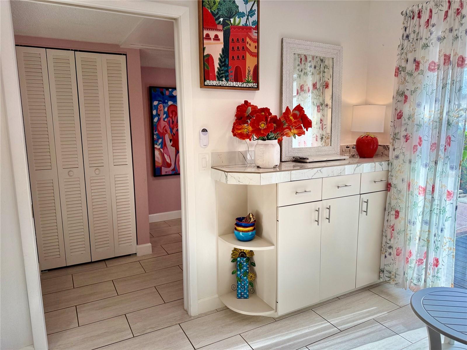 Image 7 of 28 For 511 Lakeside Drive