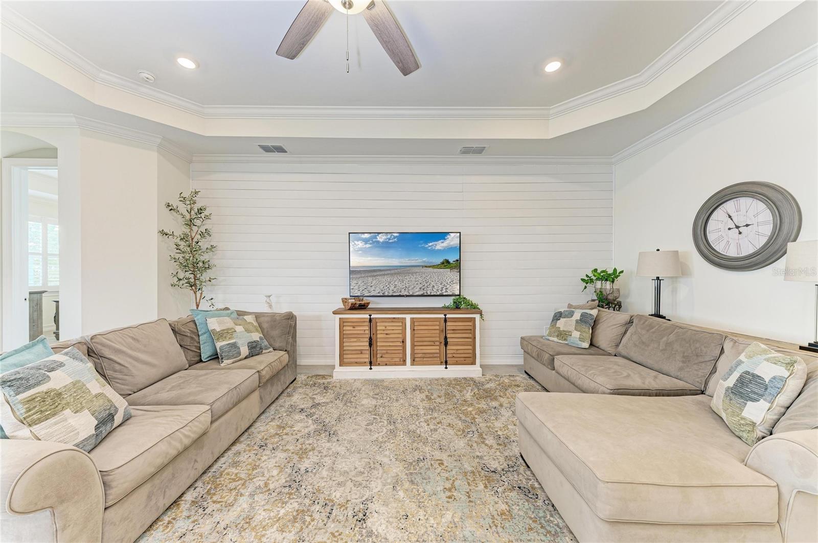 Image 14 of 94 For 229 Vinadio Boulevard