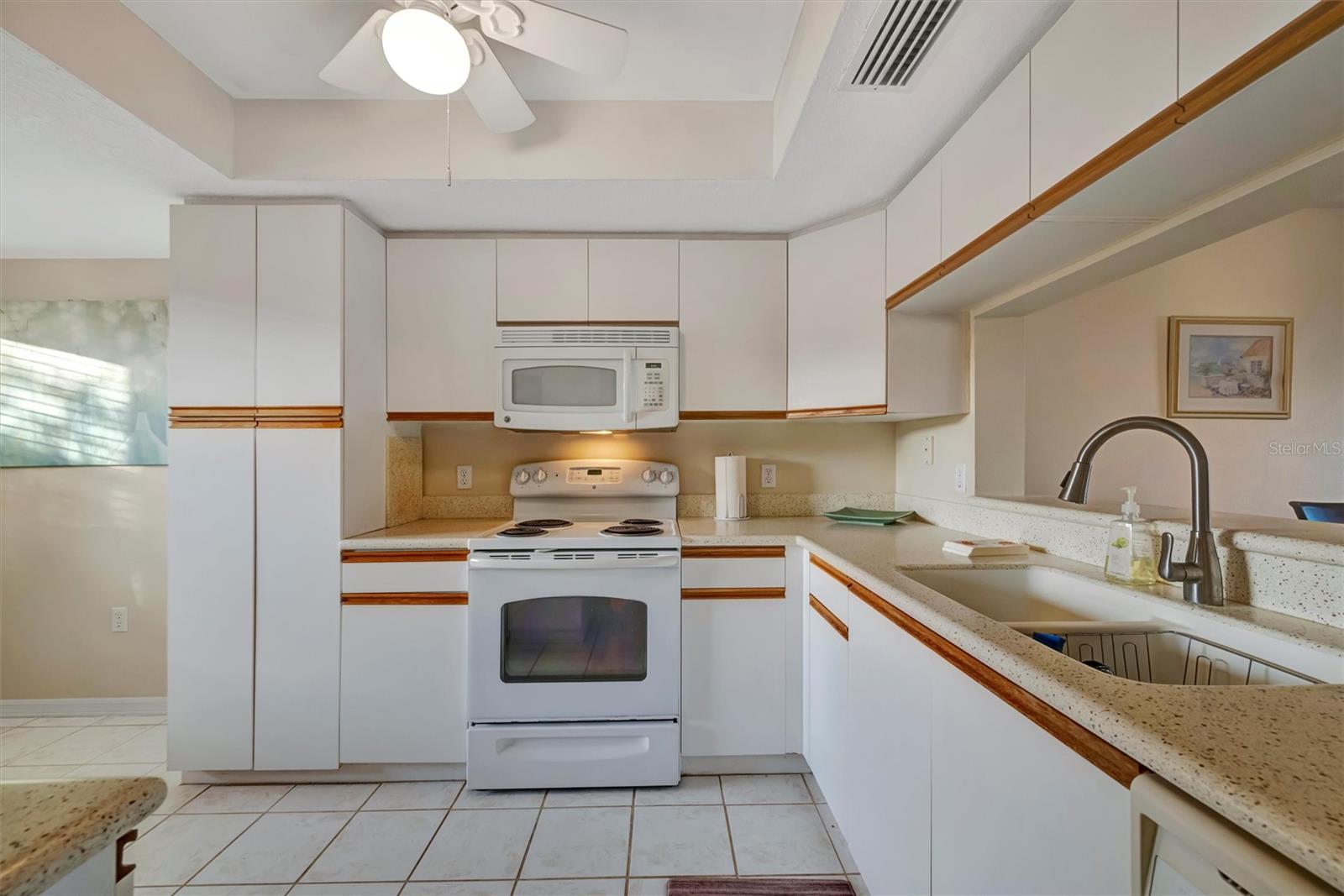 Image 34 of 62 For 6507 Stone River Road 105