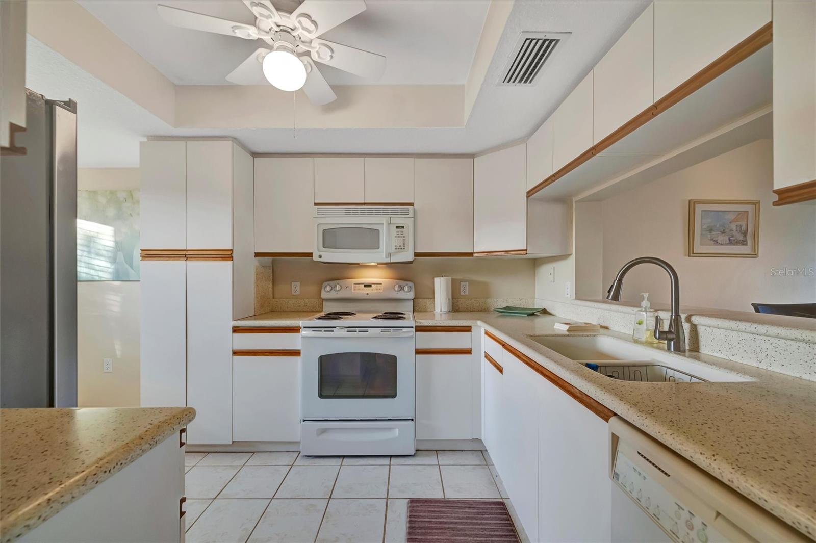 Image 35 of 62 For 6507 Stone River Road 105