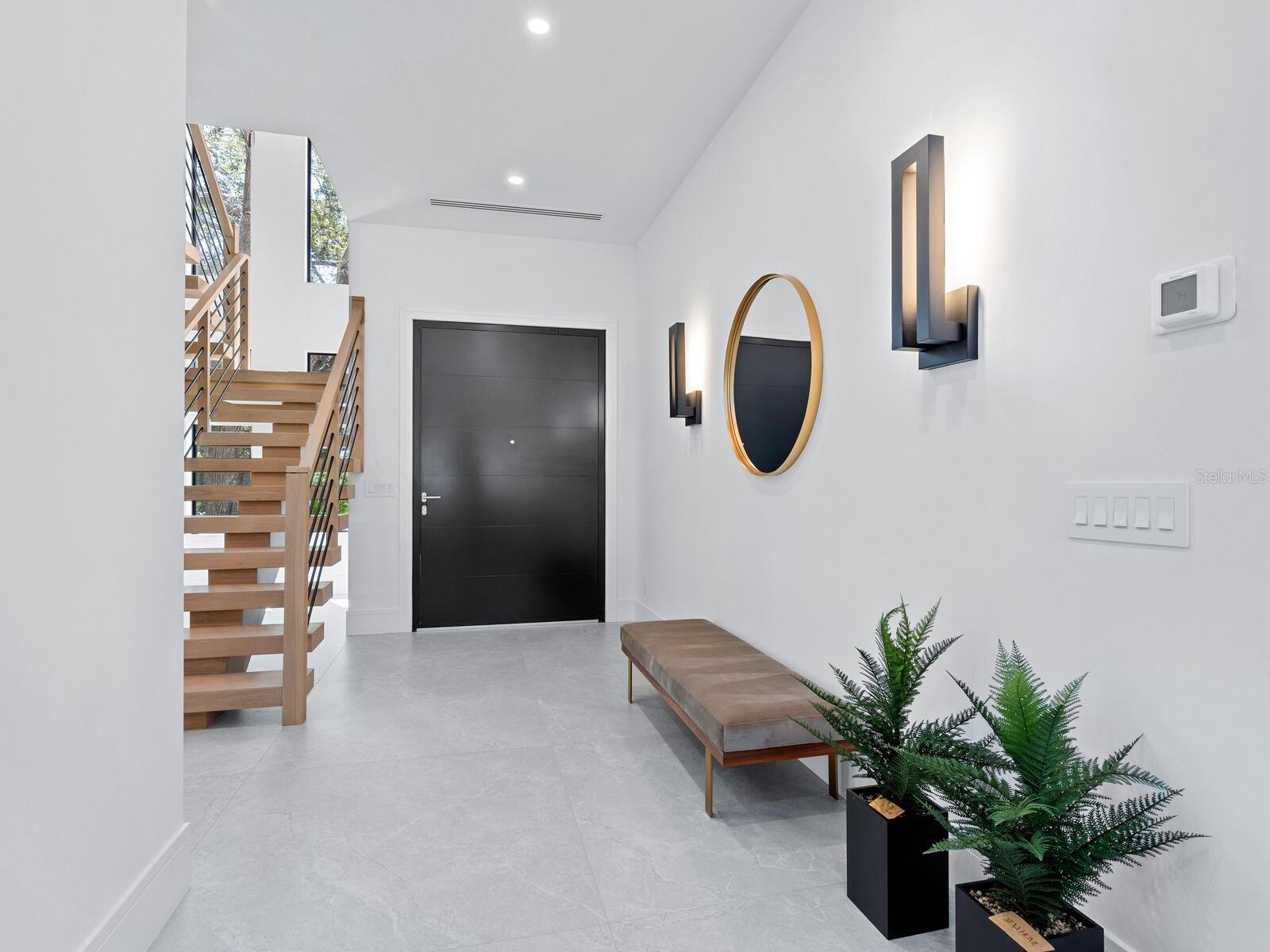 Image 16 of 42 For 2467 Hyde Park Street