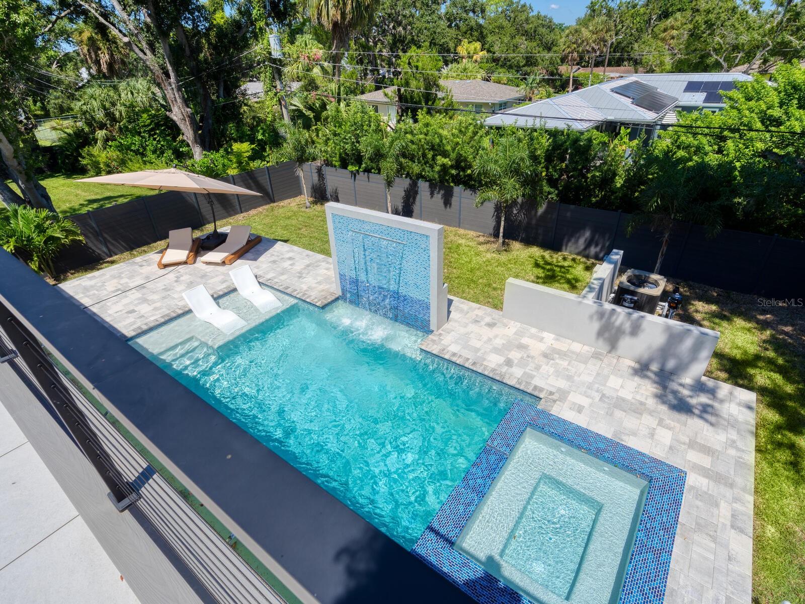 Image 25 of 42 For 2467 Hyde Park Street