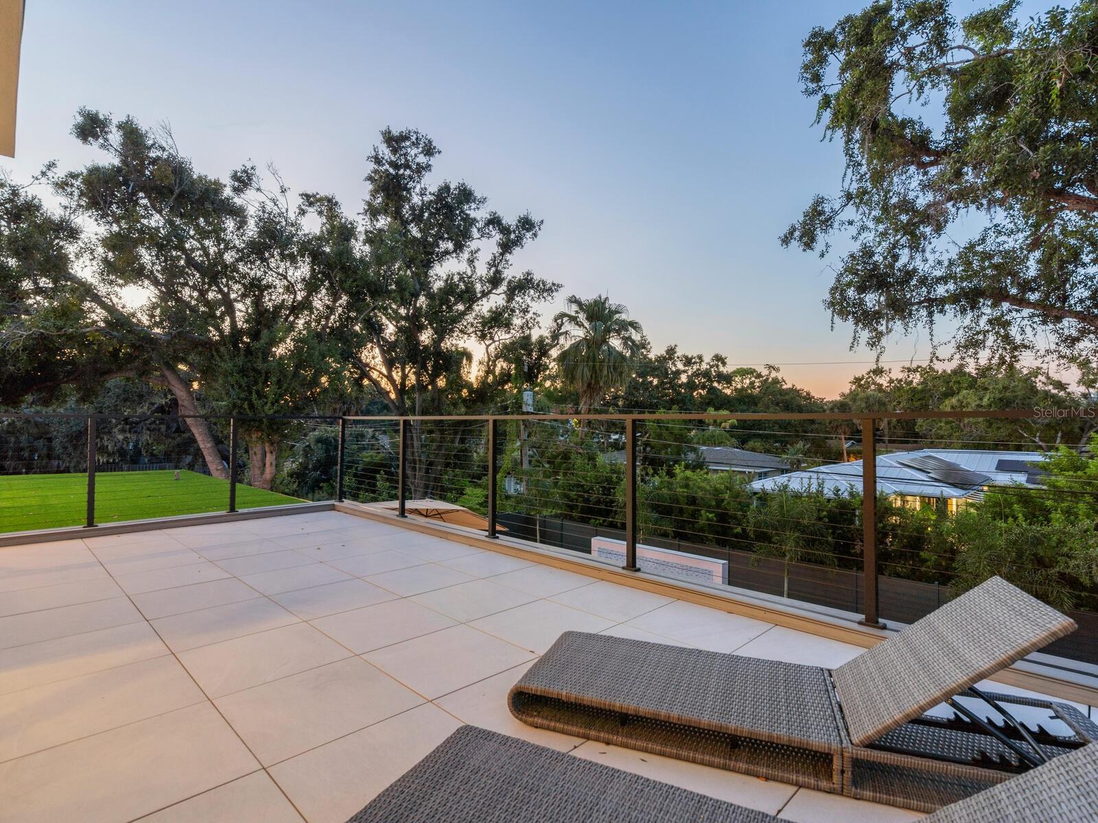 Image 34 of 42 For 2467 Hyde Park Street