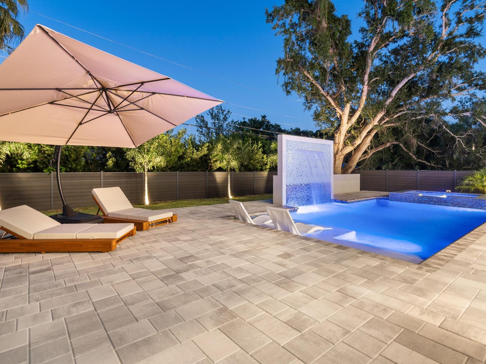 Image 39 of 42 For 2467 Hyde Park Street