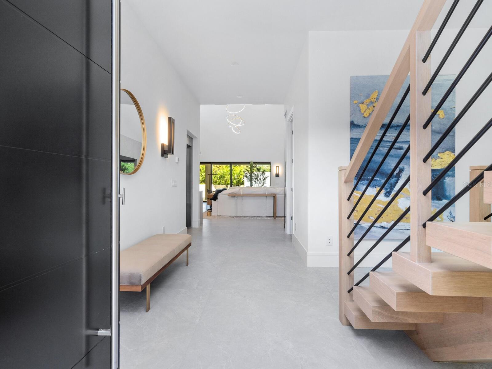 Image 4 of 42 For 2467 Hyde Park Street