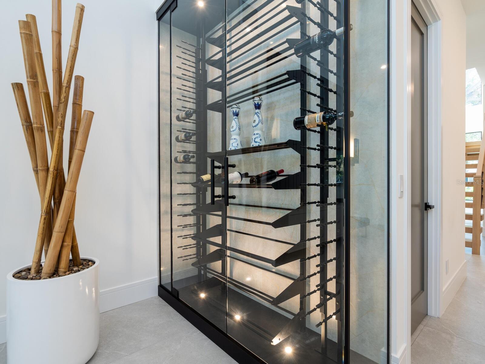 Image 8 of 42 For 2467 Hyde Park Street