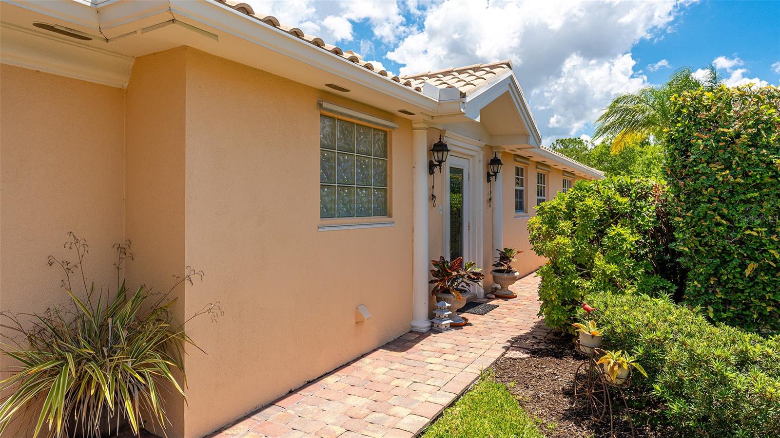 Image 10 of 67 For 7639 Pesaro Drive