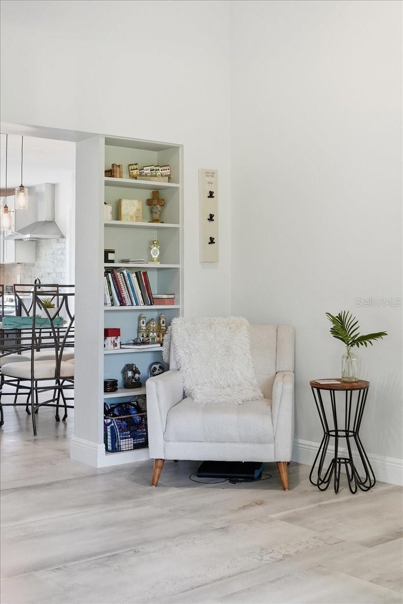 Image 12 of 44 For 1023 El Valle Avenue