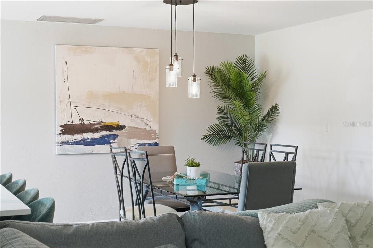 Image 14 of 44 For 1023 El Valle Avenue