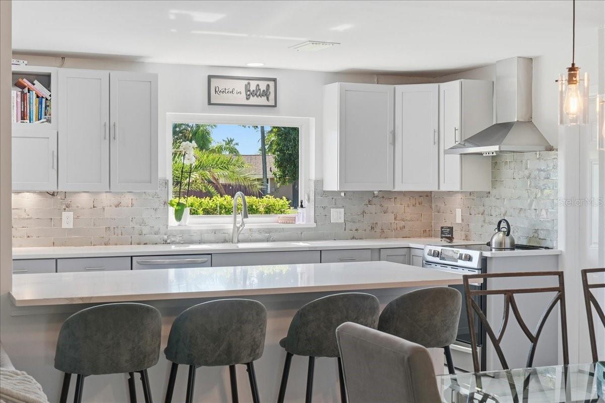 Image 18 of 44 For 1023 El Valle Avenue