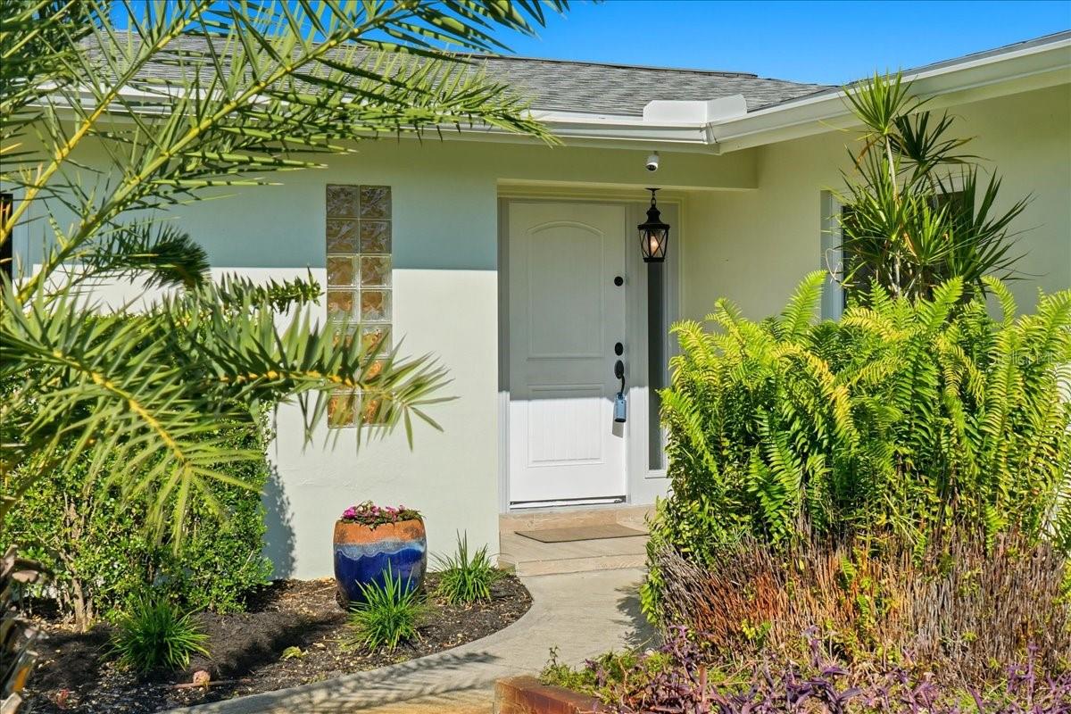 Image 3 of 44 For 1023 El Valle Avenue