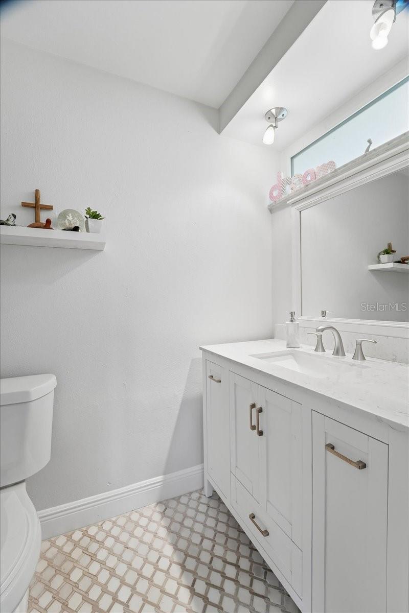 Image 33 of 44 For 1023 El Valle Avenue