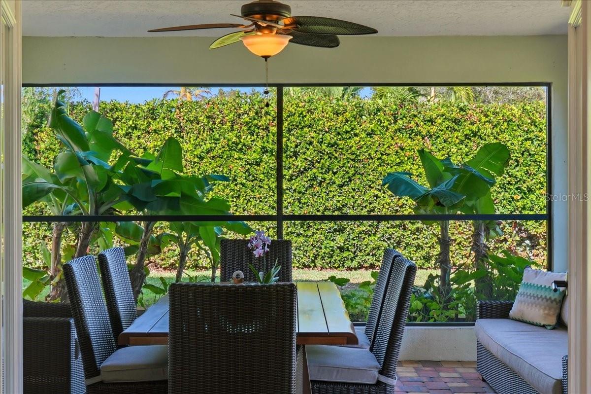 Image 35 of 44 For 1023 El Valle Avenue