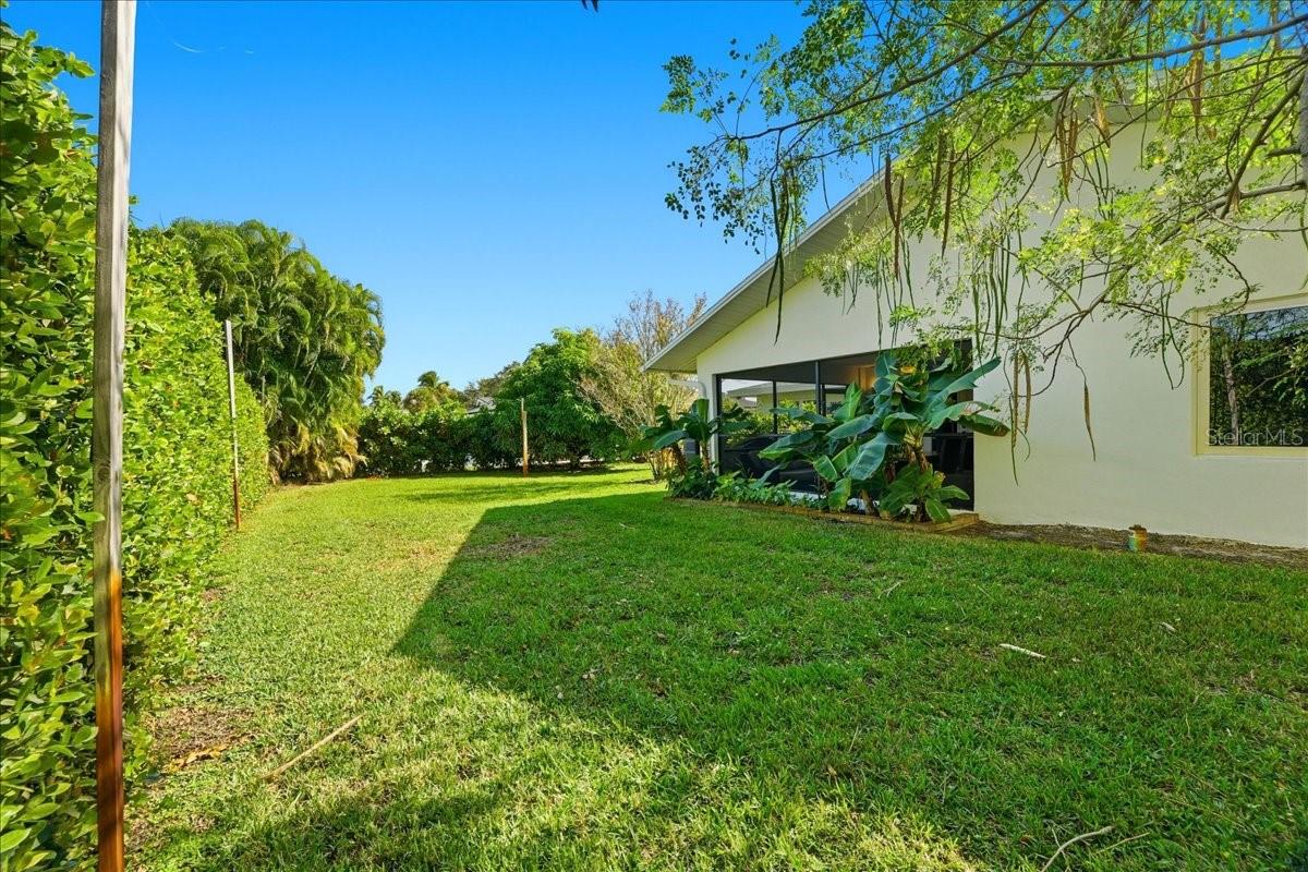 Image 39 of 44 For 1023 El Valle Avenue