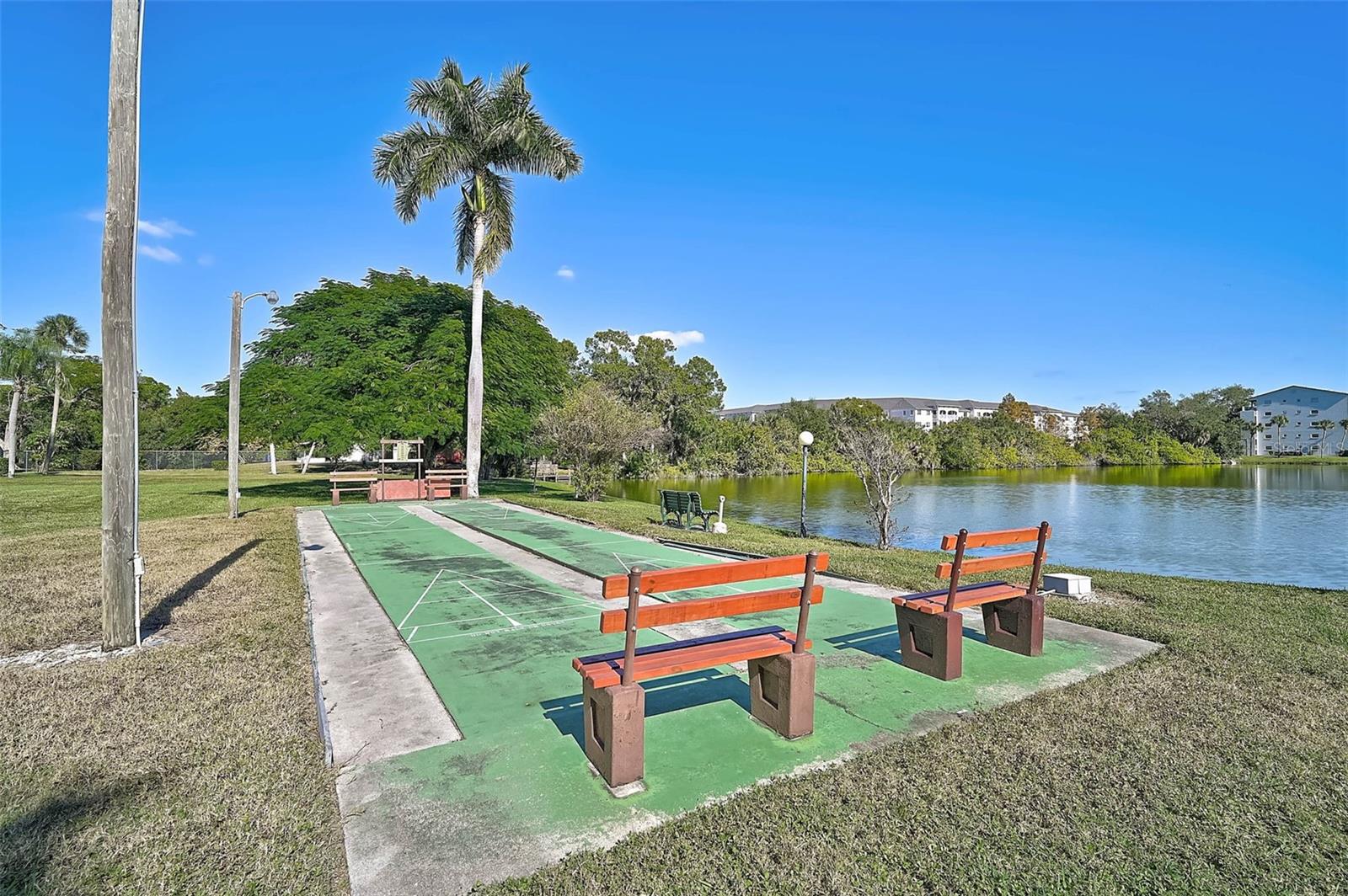 Image 35 of 45 For 3585 Lake Bayshore Drive J-301