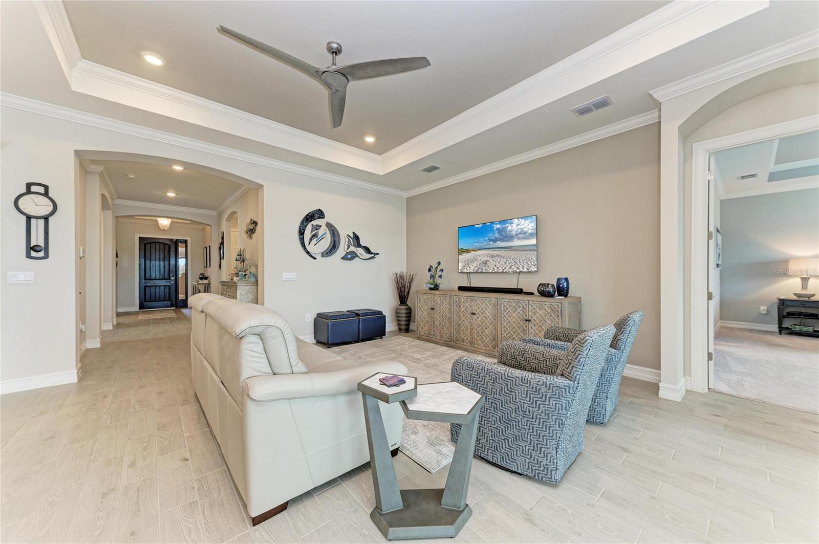 Image 15 of 100 For 629 Maraviya Boulevard