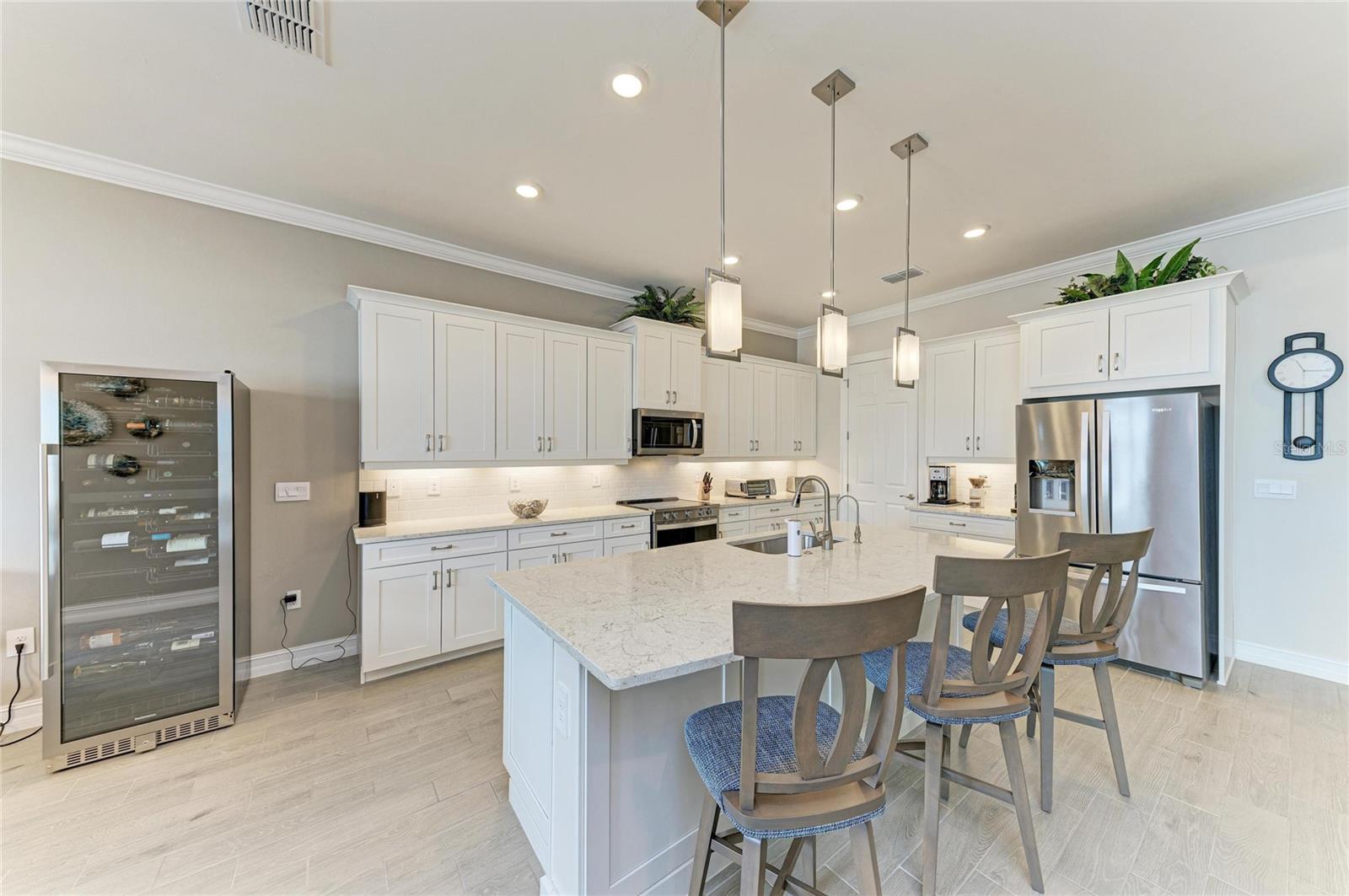 Image 33 of 100 For 629 Maraviya Boulevard